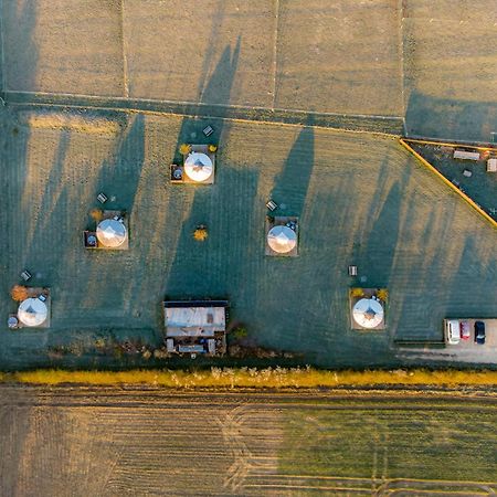 Отель Lincoln Yurts Экстерьер фото
