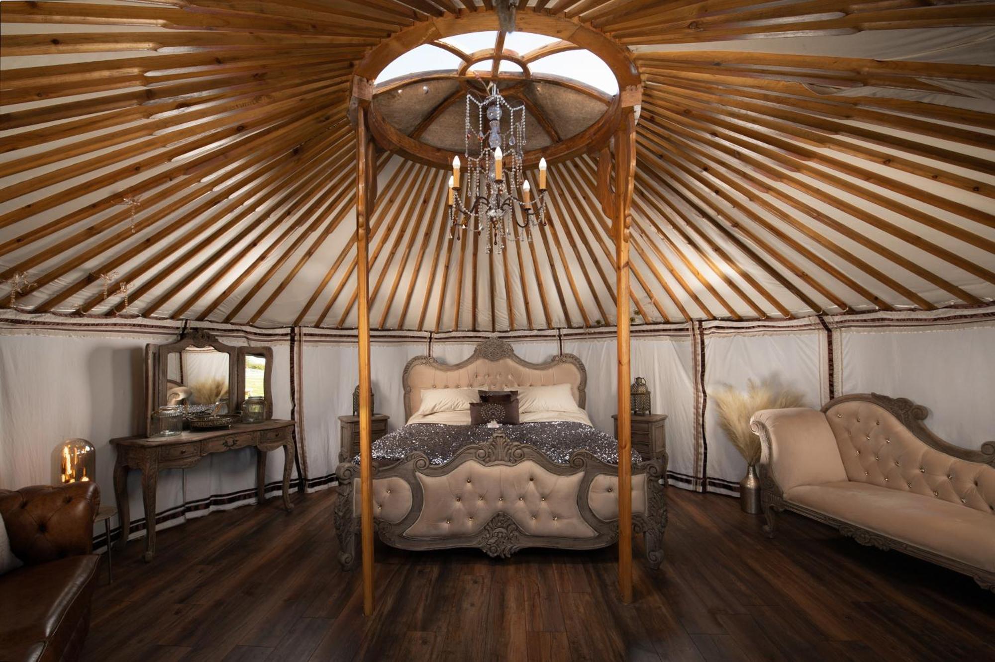 Отель Lincoln Yurts Экстерьер фото